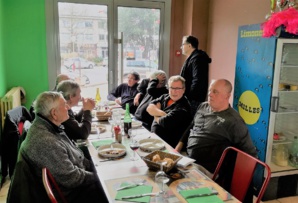 Moment de convivialité au Buffet de la Gare avant la compétition Moment de convivialité au Buffet de la Gare avant la compétition