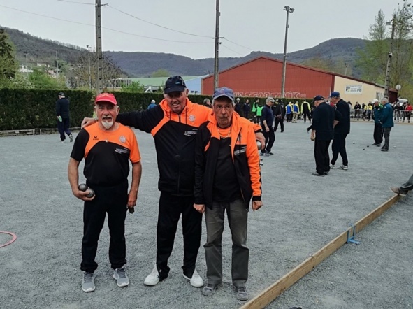 Manu, Clément, Jean-Louis ont obtenu leur ticket pour Villecomtal Manu, Clément, Jean-Louis ont obtenu leur ticket pour Villecomtal