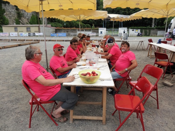 Les bénévoles se relaxent