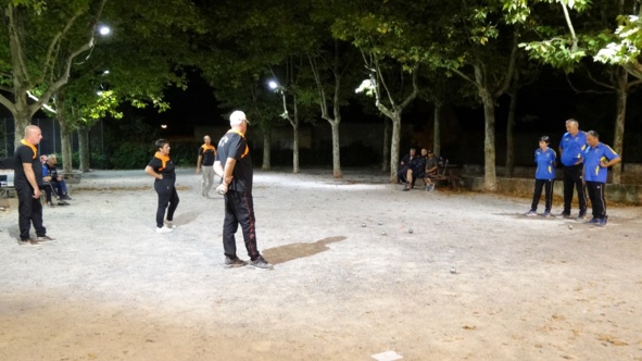 La triplette mixte Magalie/Christophe/Antoine s'impose sous l’œil attentif du Coach Bruno