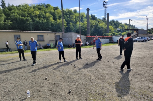 La triplette gagnante de la FPG en orange et noir La triplette gagnante de la FPG en orange et noir