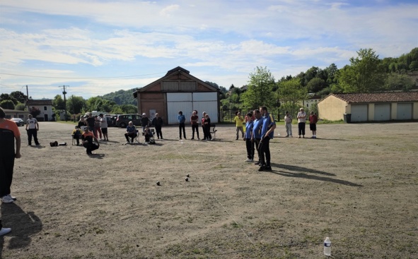 La triplette mixte gagnante des Quatre Saisons en bleu La triplette mixte gagnante des Quatre Saisons en bleu