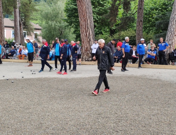 Partie de poule, Michel monte au rond Partie de poule, Michel monte au rond