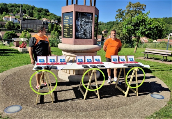 Les récompenses devant Romain et Benoit
