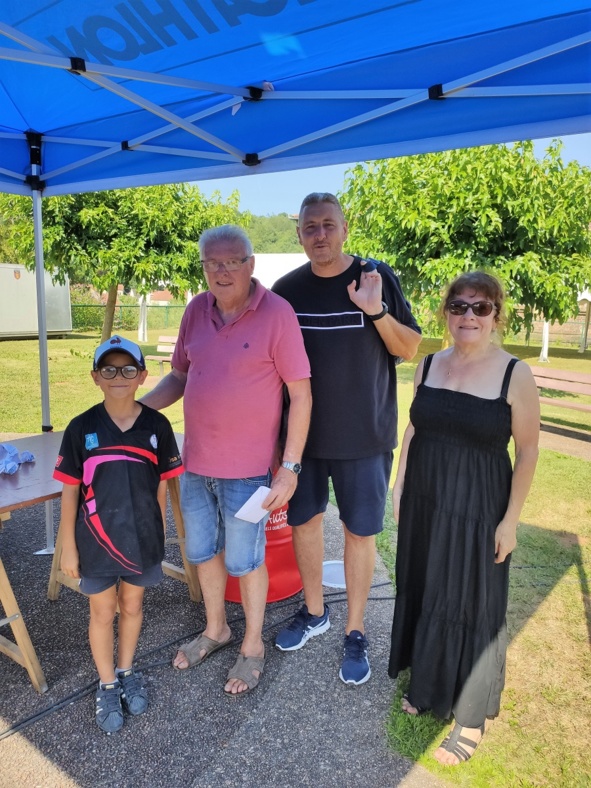Stéphane Berlier avec son fils, gagnant du b en Minimes Stéphane Berlier avec son fils, gagnant du b en Minimes