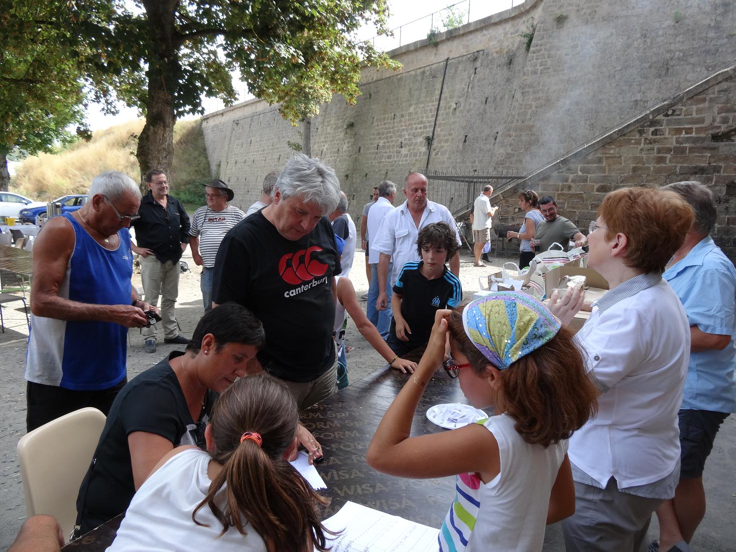 La table de marque pour le concours à la mêlée La table de marque pour le concours à la mêlée