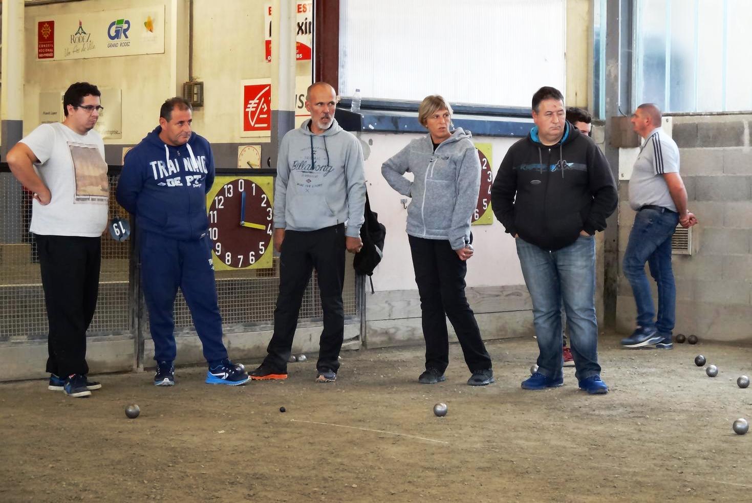 La partie qualificative, Romain Mazars, Bruno Panis, Eric Védrine, Laure Legrelle, Cyrille Coste avec Jean-Louis Alonso au rond pour jouer une boule importante!