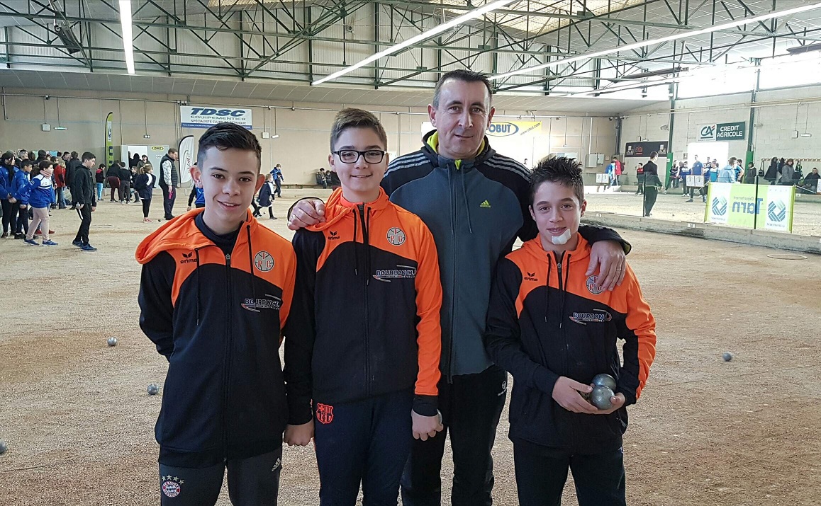 1/2 finaliste Enzo, Louis, Anthony avec le coach Laurent Petit