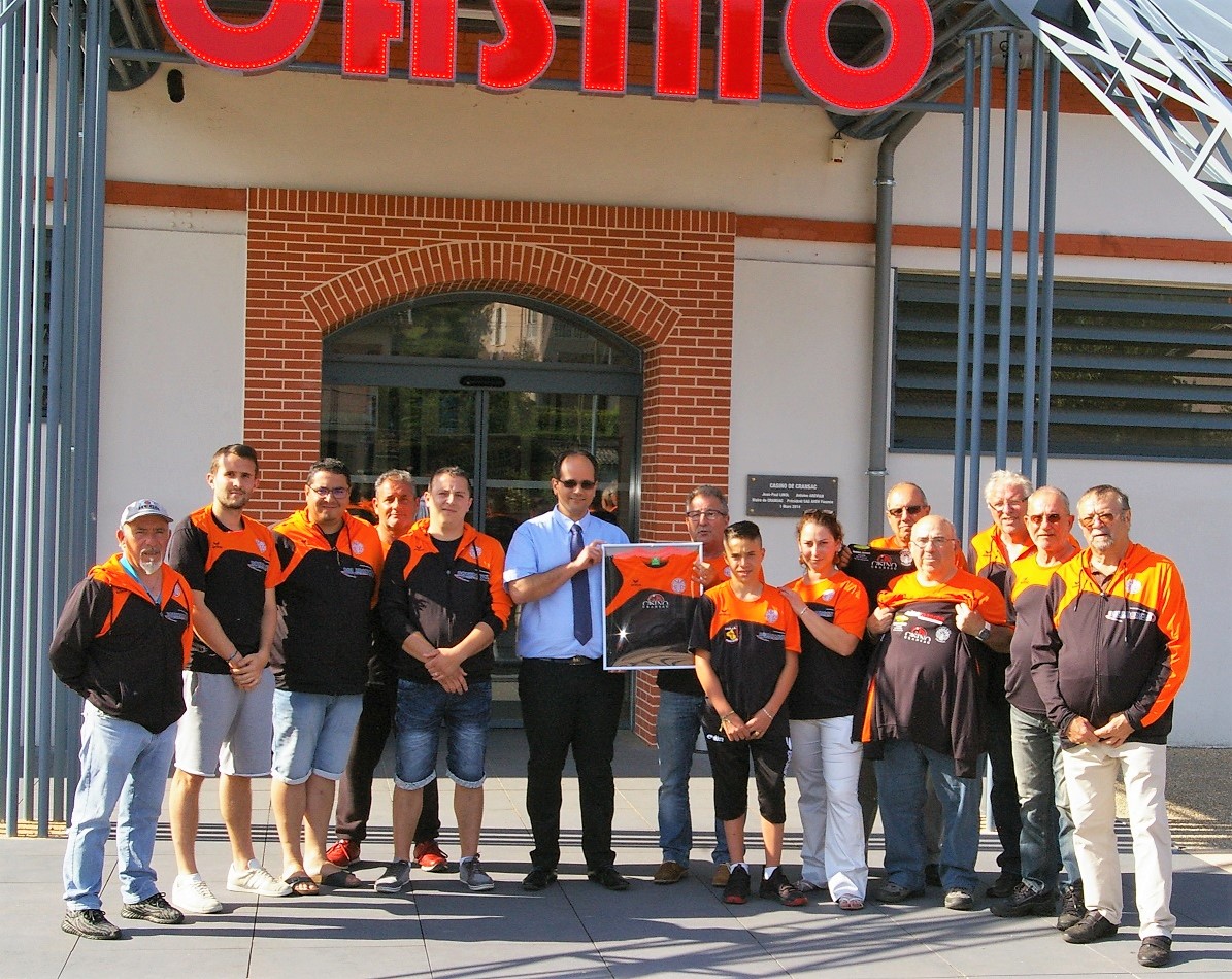 Un maillot collector remis à  Mr Olivier Da Costa