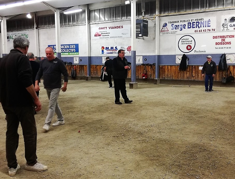 Manu, Christian, Bruno s'inclinent contre les Lozériens Manu, Christian, Bruno s'inclinent contre les Lozériens