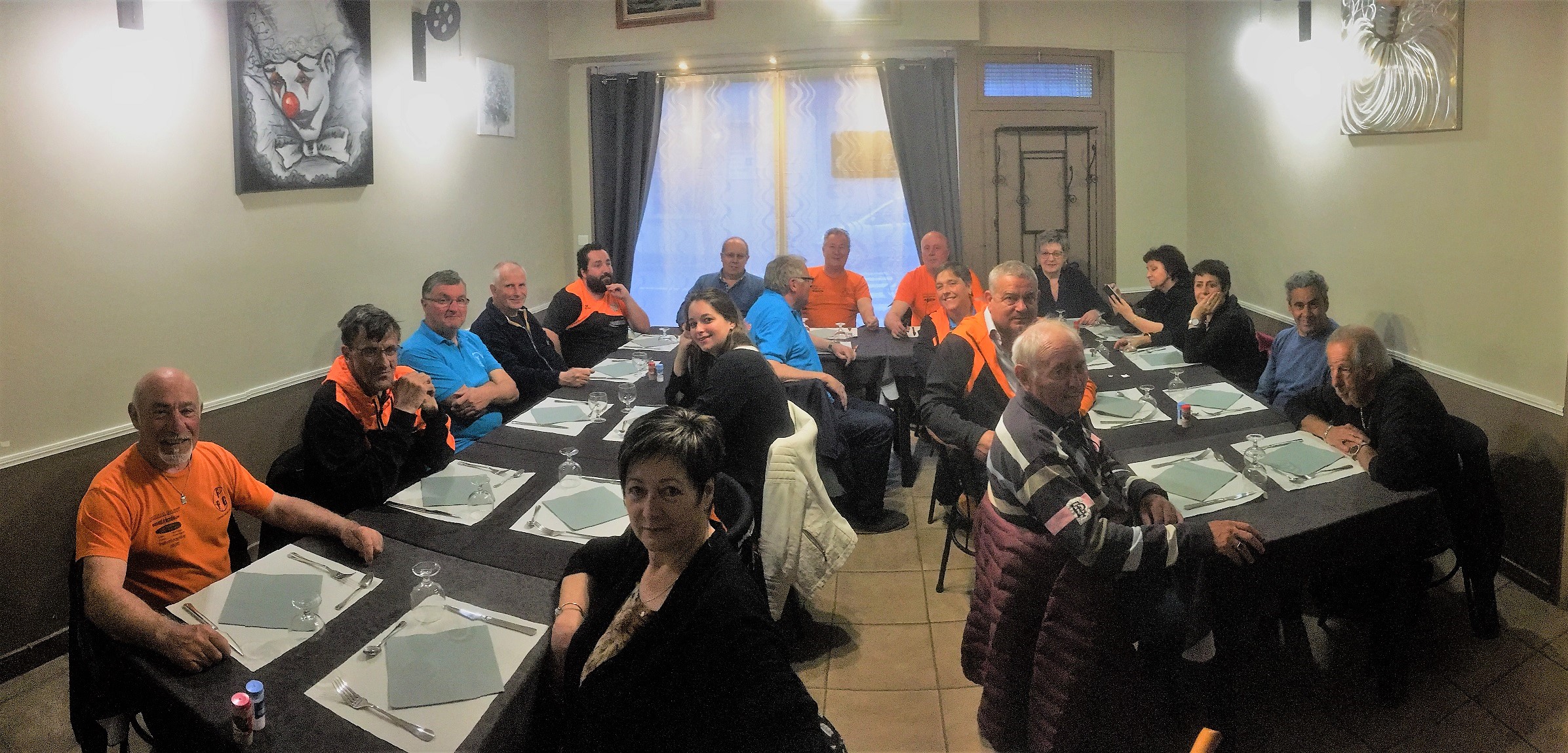 La FPG se met à table, la photo a été réalise par Clyde Marzin, Bravo! La FPG se met à table, la photo a été réalise par Clyde Marzin, Bravo!