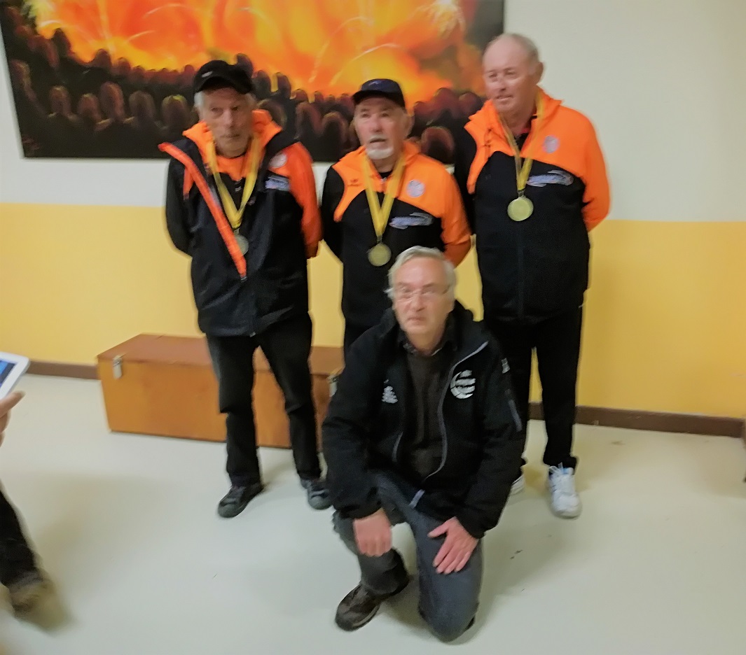 Les vainqueurs de la FPG pour la troisième place Jean-Louis, Manu, Clément Les vainqueurs de la FPG pour la troisième place Jean-Louis, Manu, Clément