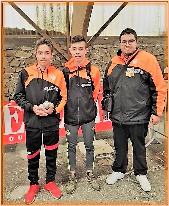 Anthony, Louis et leur éducateur Romain Anthony, Louis et leur éducateur Romain