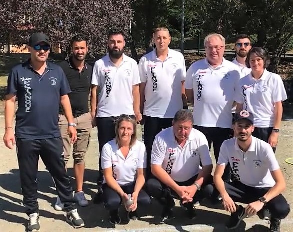 L'équipe de La Salvetat St Gilles avec comme leader Stéphane Berlier (Champion de France 2014 à Brive en triplette).