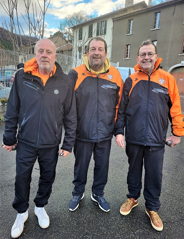 Bravo à Bruno et Tony pour leur qualification en doublette et triplette et félicitation à Thierry Bravo à Bruno et Tony pour leur qualification en doublette et triplette et félicitation à Thierry