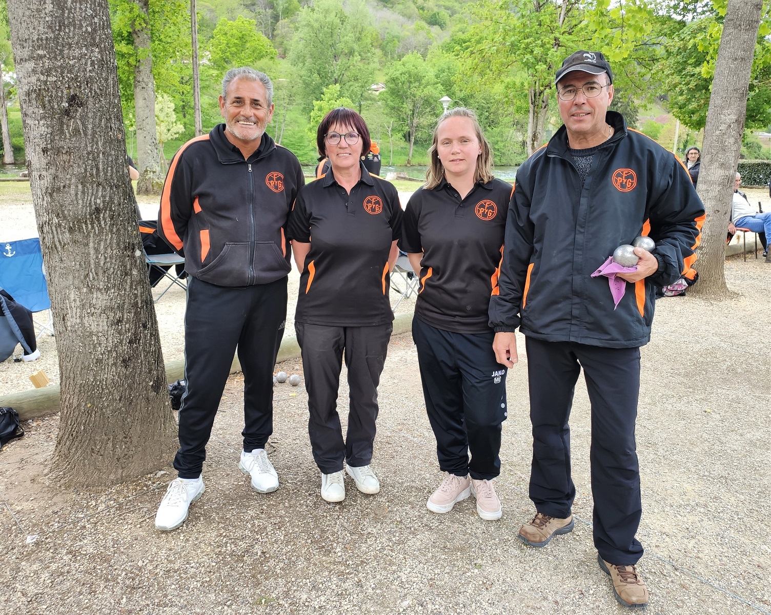 Bruno / Viviane qualifiés  contre Marion / Antoine en partie qualificative! Bruno / Viviane qualifiés  contre Marion / Antoine en partie qualificative!
