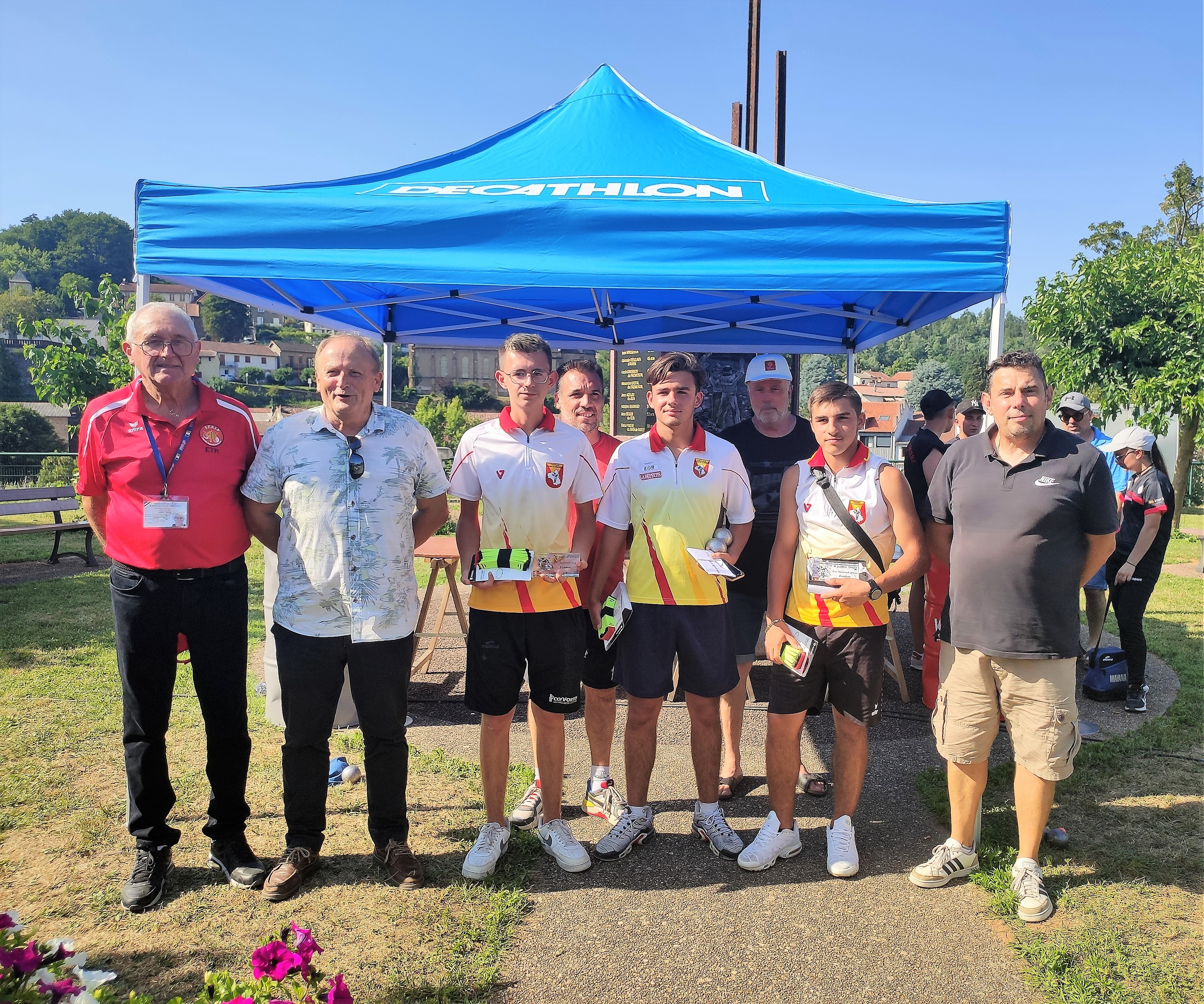 Les vainqueurs en Juniors Nathan Petit, Lorenzo Debard, Noah Breton