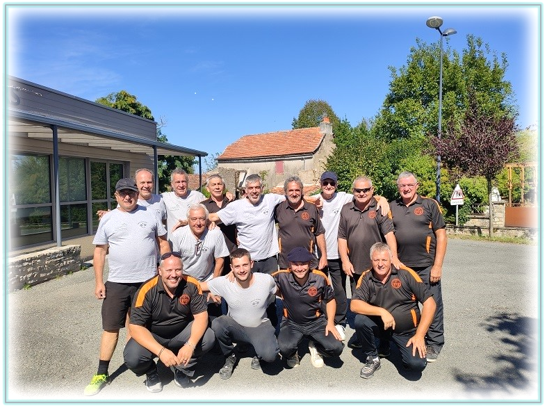 A la fin de la rencontre avec nos Amis de Viviez A la fin de la rencontre avec nos Amis de Viviez