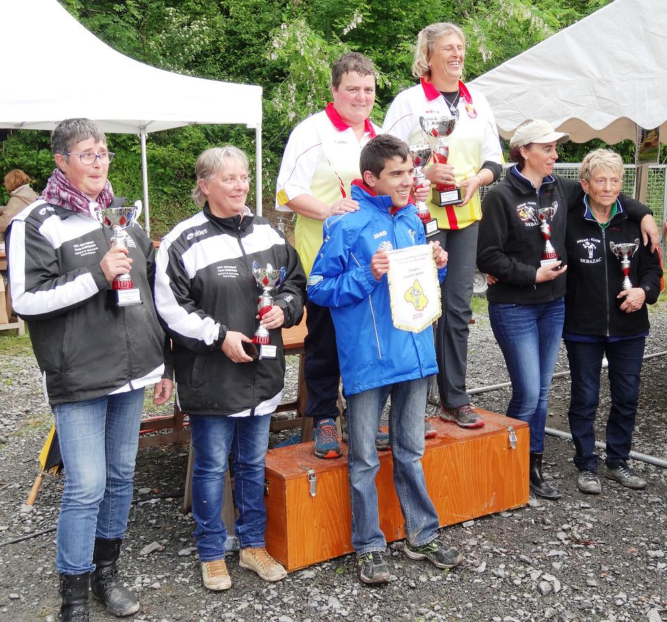 Le podium Féminin 2016 Nathalie, Laure Championnes d'Aveyron Doublettes 2016