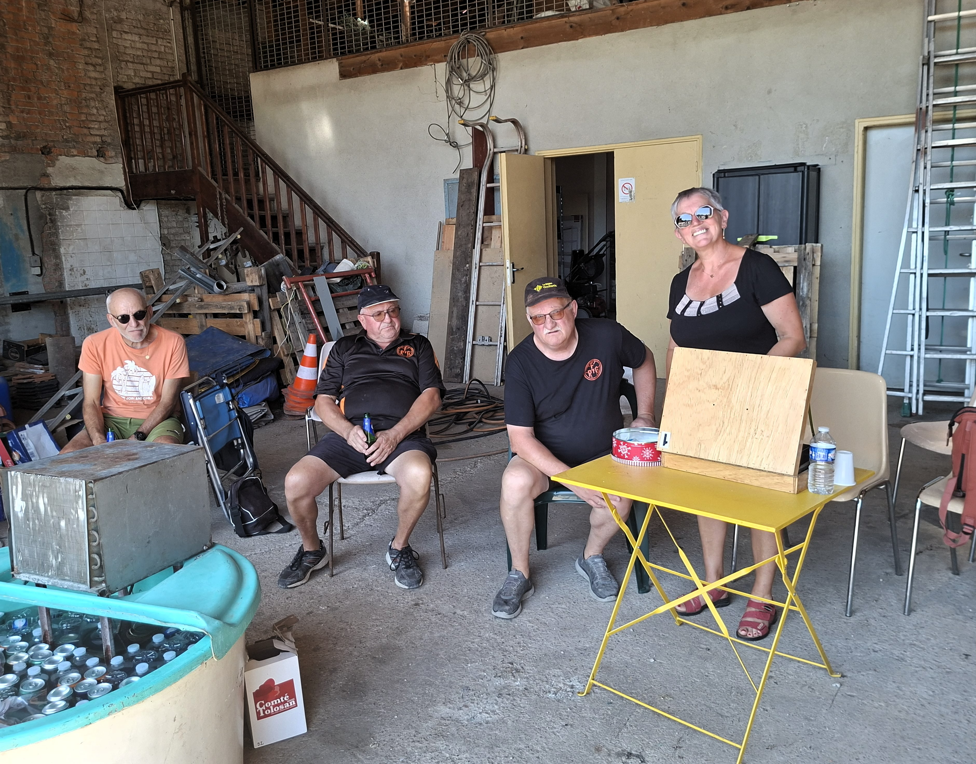 Merci, Viviane, Michel, François et Yves présents sur la photo; Félicitations à tous les membres du Club pour leur dévouement et attention pendant toute la journée !!