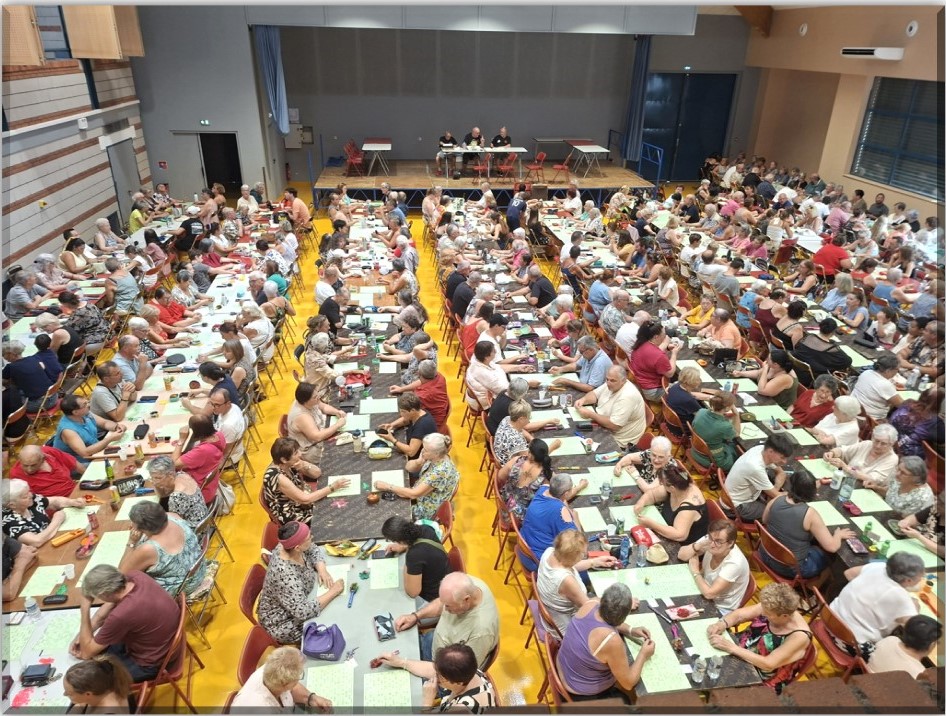 Une salle des fêtes bien remplie !