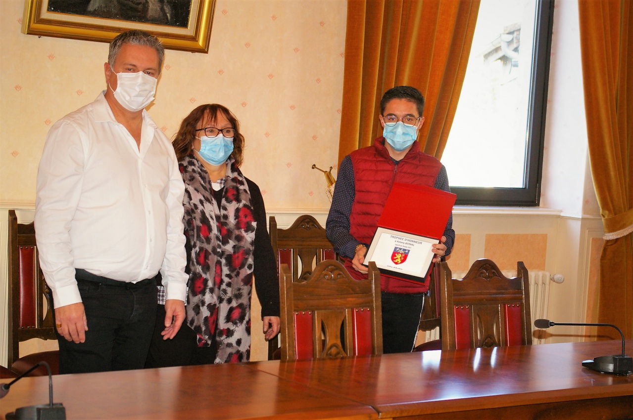 Diplome d'honneur pour Anto Diplome d'honneur pour Anto