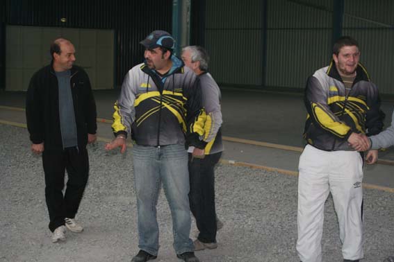 molo, molo qui dit le nando et tout le monde est heureux molo, molo qui dit le nando et tout le monde est heureux