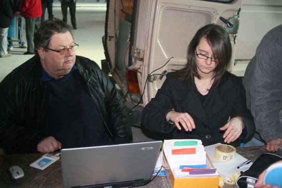 stagiaire à la table de marque stagiaire à la table de marque
