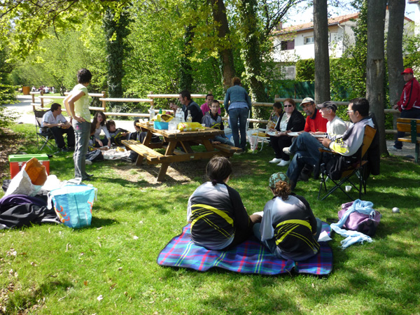 repas jeunes 17 avril 2011 le Cendre repas jeunes 17 avril 2011 le Cendre