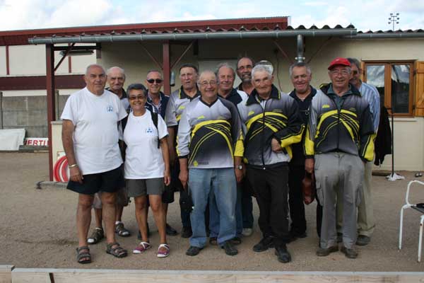 vétérans B et Vichy Pétanque 8 septembre 2011 vétérans B et Vichy Pétanque 8 septembre 2011