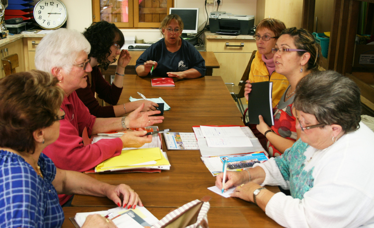 chez nous...les femmes ...ça cause... chez nous...les femmes ...ça cause...