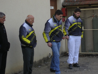 Nicolas part à l'attaque sous le regard "inquiet" de David et Benoit Nicolas part à l'attaque sous le regard "inquiet" de David et Benoit