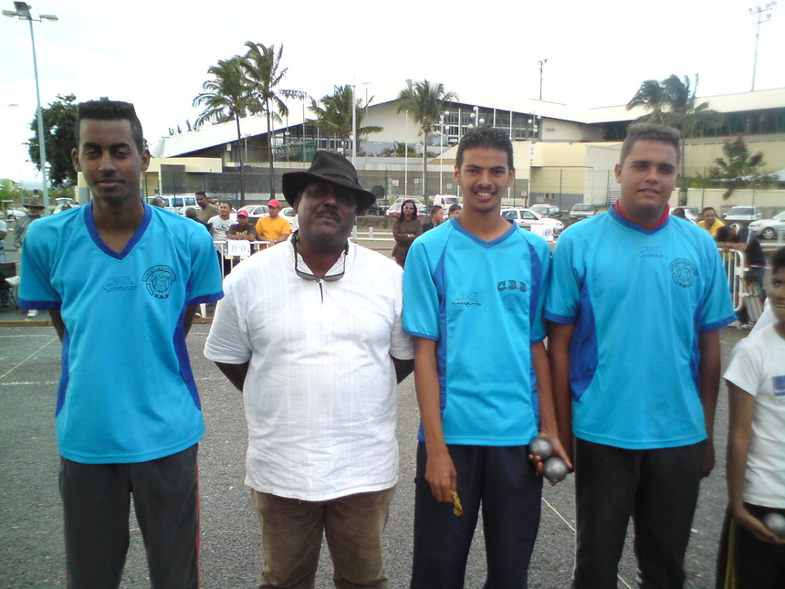 LES JUNIORS LES JUNIORS