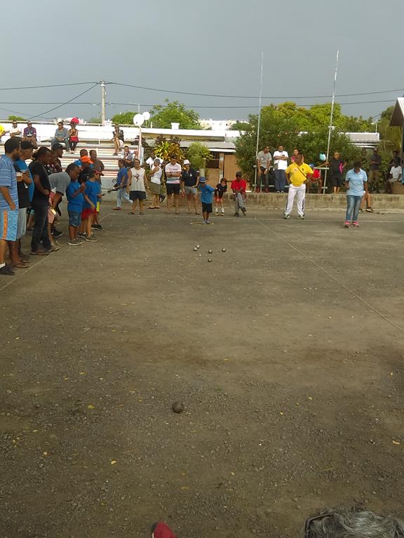 JEUNES (14) JEUNES (14)