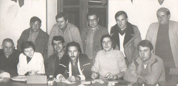 Sur cette photo nous pouvons voir encore quelques dirigeants qui sont encore au Club, je vais vous les nommer:    GAUTHEROT André     BEAUVAL Christian    BERNON Jean-Claude et notre regretté DODAT Georges Sur cette photo nous pouvons voir encore quelques dirigeants qui sont encore au Club, je vais vous les nommer:    GAUTHEROT André     BEAUVAL Christian    BERNON Jean-Claude et notre regretté DODAT Georges