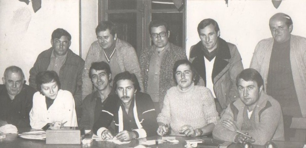 Sur cette photo nous pouvons voir encore quelques dirigeants qui sont encore au Club, je vais vous les nommer:    GAUTHEROT André     BEAUVAL Christian    BERNON Jean-Claude et notre regretté DODAT Georges