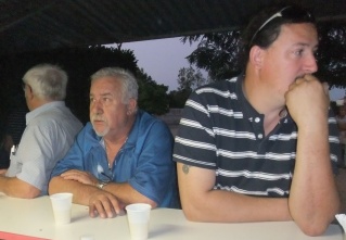 Des hommes qui reflechisent??? Des hommes qui reflechisent???