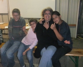 Une famille joyeuse Une famille joyeuse