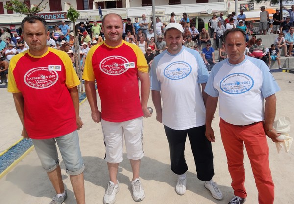 Didier CHAGNEAU et Frédéric VIGNES face à Eric et William LAUROT en quart de finale lors du 3ème Souvenir Mario FOYOT à Capbreton. Didier CHAGNEAU et Frédéric VIGNES face à Eric et William LAUROT en quart de finale lors du 3ème Souvenir Mario FOYOT à Capbreton.