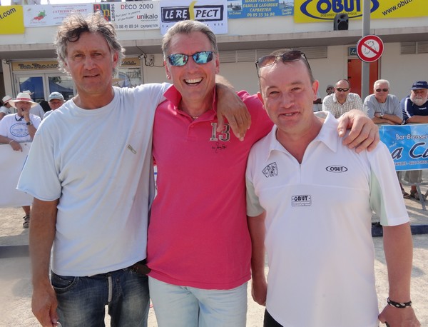 L'ancien rugbyman Marc SALLEFRANQUE associé à Christian DAVID et Stéphane LE BOURGEOIS au tournois VIP lors du 3ème Souvenir Mario FOYOT à Capbreton L'ancien rugbyman Marc SALLEFRANQUE associé à Christian DAVID et Stéphane LE BOURGEOIS au tournois VIP lors du 3ème Souvenir Mario FOYOT à Capbreton