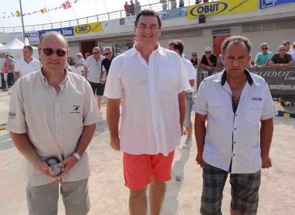 L'équipe emmenée par Robert COSTES le président d'Espalion au tournois VIP lors du 3ème Souvenir Mario FOYOT à Capbreton.