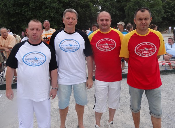 Stéphane LE BOURGEOIS et Christian DAVID face à Frédéric VIGNES et Didier CHAGNEAU en 8ème de finale du 3ème Souvenir Mario FOYOT à Capbreton. Stéphane LE BOURGEOIS et Christian DAVID face à Frédéric VIGNES et Didier CHAGNEAU en 8ème de finale du 3ème Souvenir Mario FOYOT à Capbreton.
