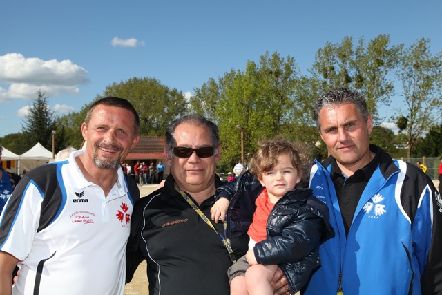 Concours à Menucourt pour l'association GRAND LARGE le 1er mai 2012 Concours à Menucourt pour l'association GRAND LARGE le 1er mai 2012