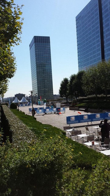 16 Esplanade de la Défense