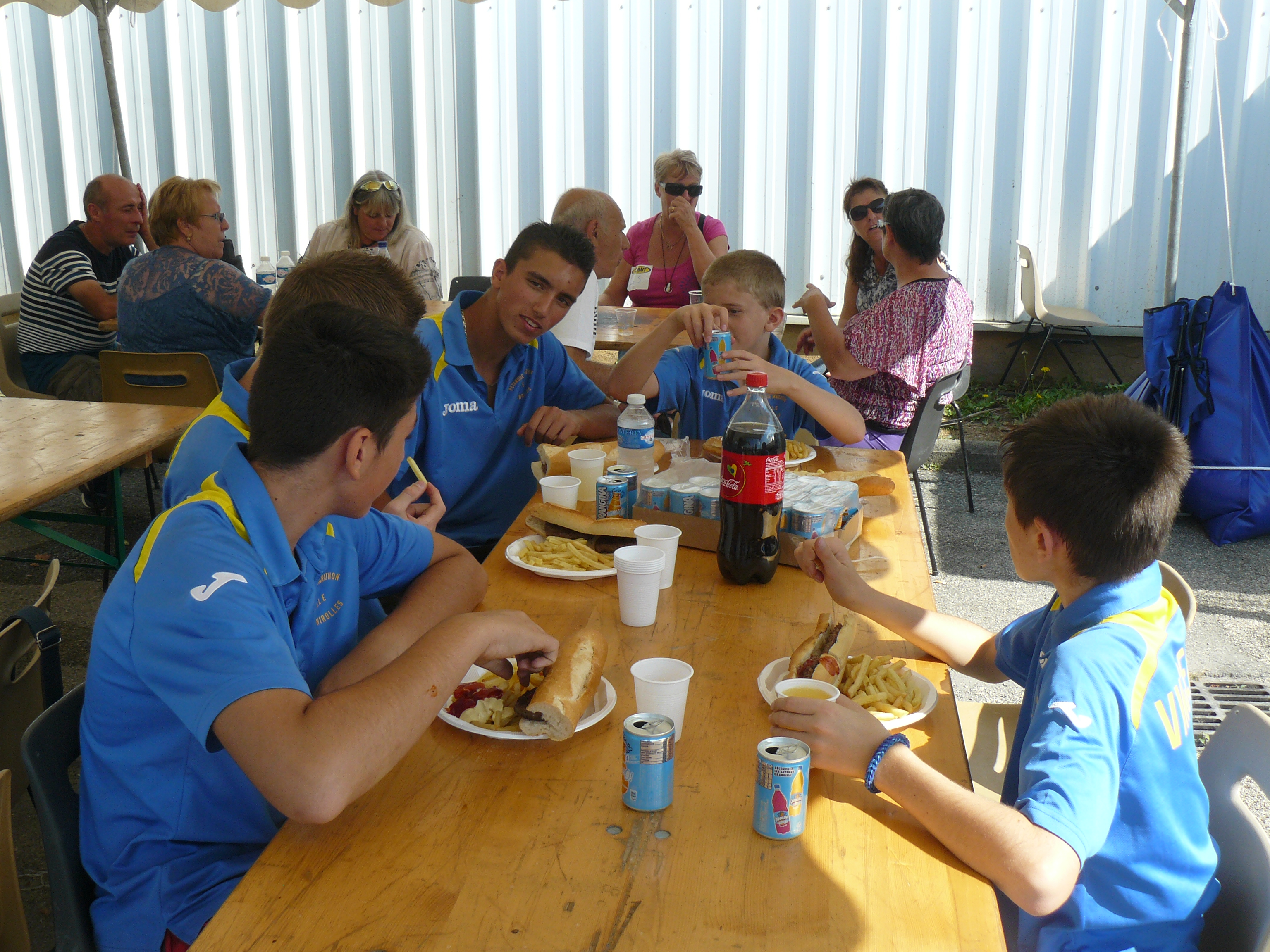 bien manger sous le soleil qui tape!!!!! bien manger sous le soleil qui tape!!!!!