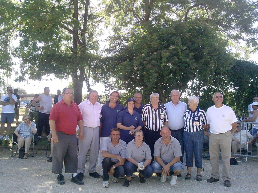Championnat triplettes mixtes le 28 mai 2011 à St Florent . Championnat triplettes mixtes le 28 mai 2011 à St Florent .