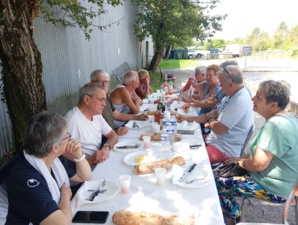 Petite pause à l'ombre avant les matchs de classement Petite pause à l'ombre avant les matchs de classement