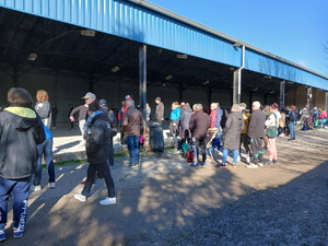 Beaucoup de spectateurs, surement une belle partie ! Beaucoup de spectateurs, surement une belle partie !