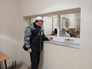 Mr l'arbitre Stéphane Hache et votre serviteur à la table, remplacé par Valentin en fin de journée Mr l'arbitre Stéphane Hache et votre serviteur à la table, remplacé par Valentin en fin de journée