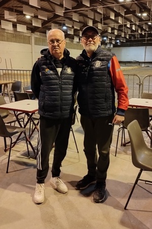 72 DOUBLETTES VÉTÉRANS A LA CHATRE 72 DOUBLETTES VÉTÉRANS A LA CHATRE